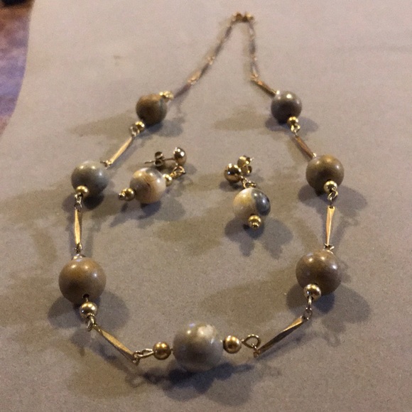 Handcrafted necklace and earrings in earth tones - Picture 3 of 3